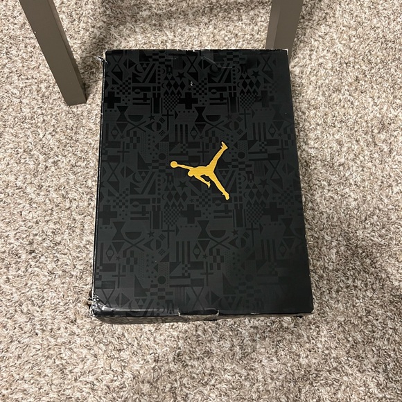 Air Jordan 4 Retro FIBA (2019) - Picture 10 of 10